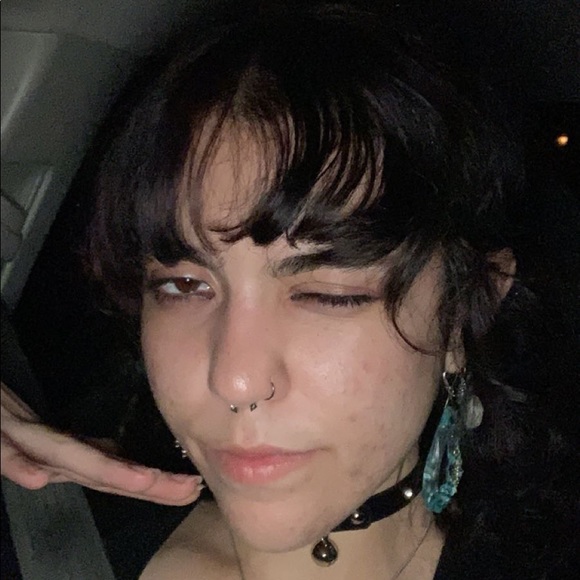 Meet your Posher, Azra - Picture 1 of 1